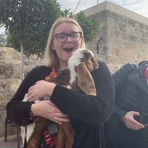 Meet your Posher, Molly